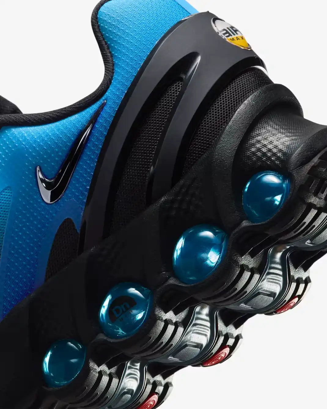 Tênis Azul com Preto Nike Air Max Dn8 Hyper Royal Parte Traseira em Detalhes