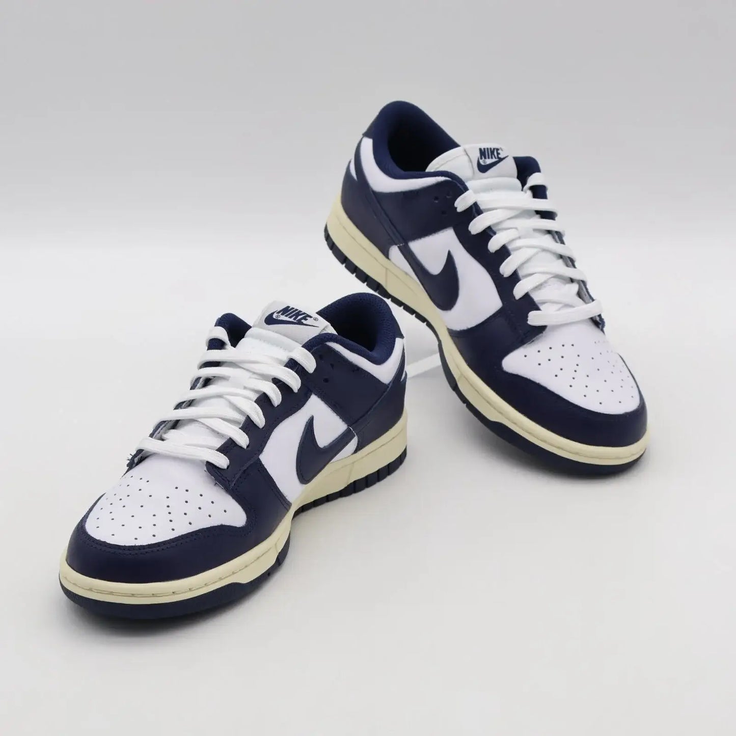 Tenis Azul Marinho Dunk Low Vintage Navy Par Visto de Frente