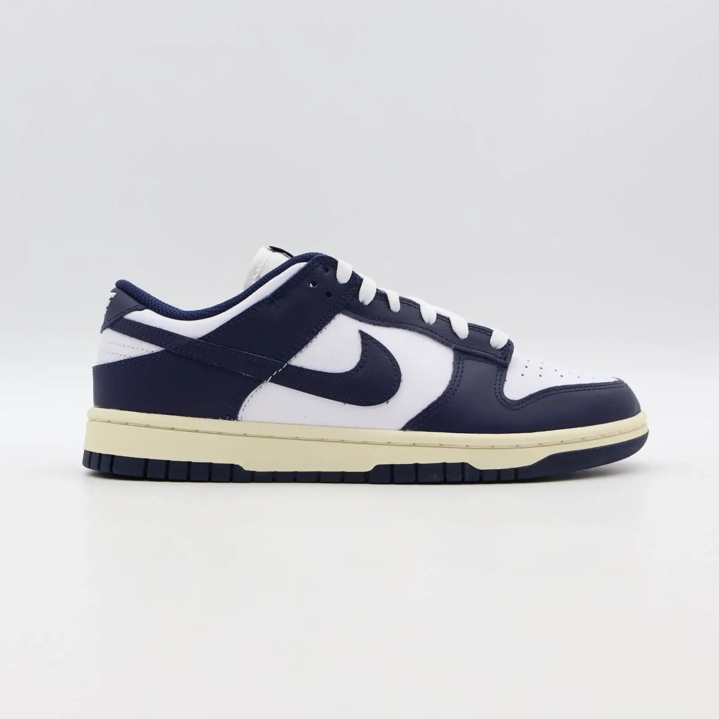 Tenis Azul Marinho Dunk Low Vintage Navy Visto pelo Outro Lado