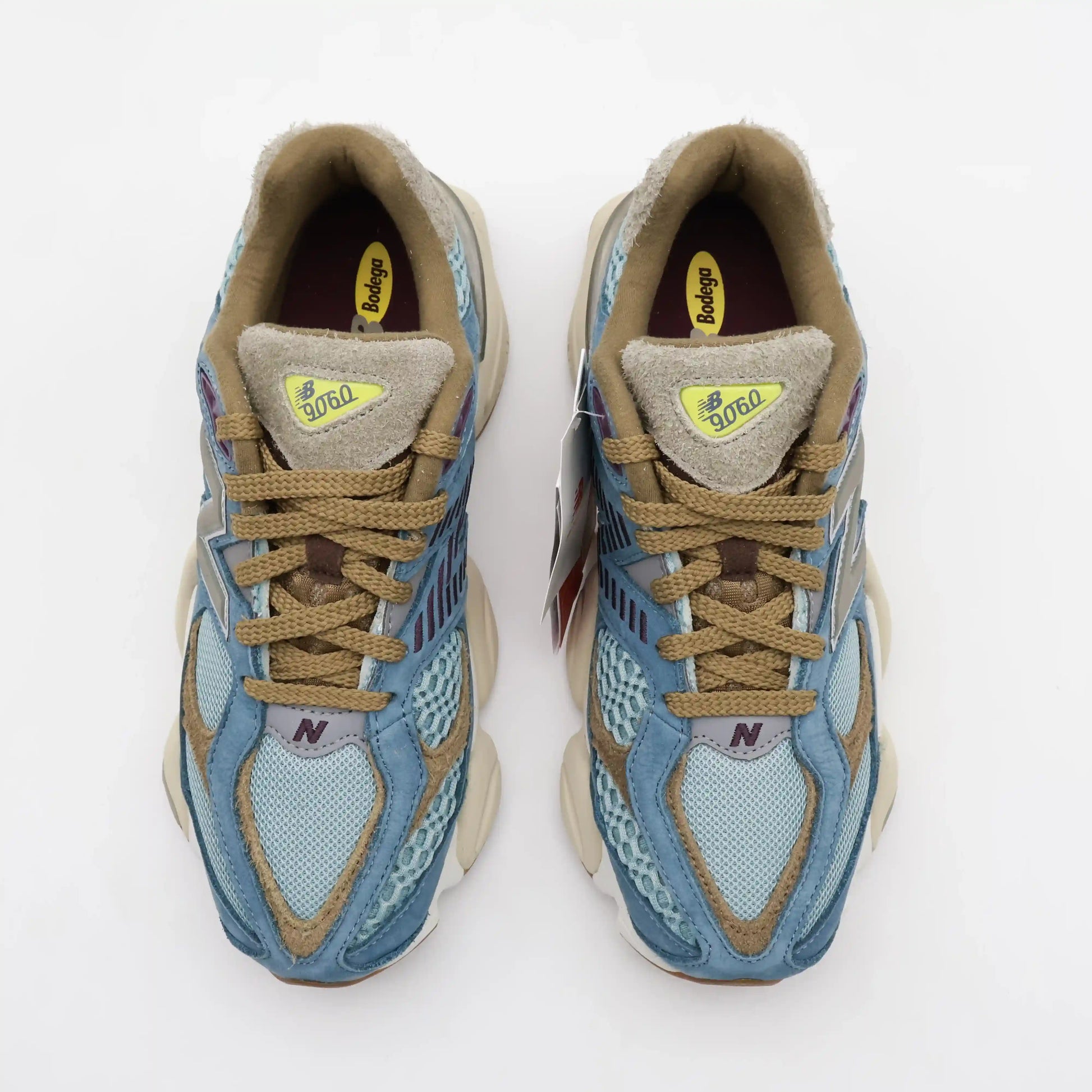 Tênis Azul Masculino New Balance 9060 Bodega Age of Discovery Par Visto Por Cima