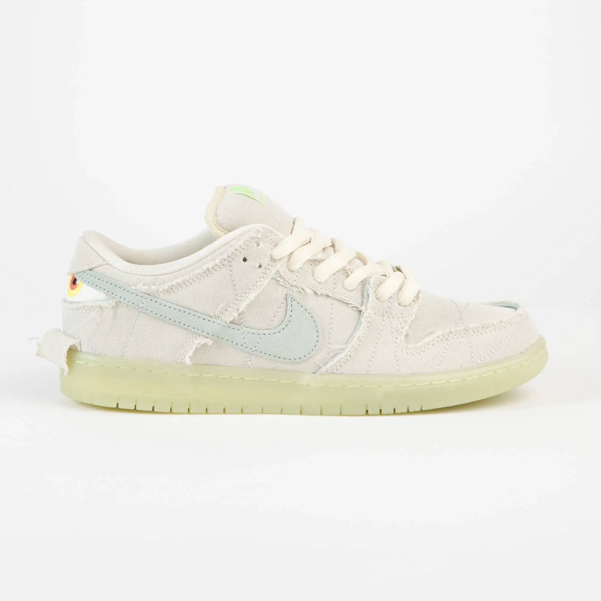 Tênis Bege Nike Dunk Low Mummy Visto pelo Lado