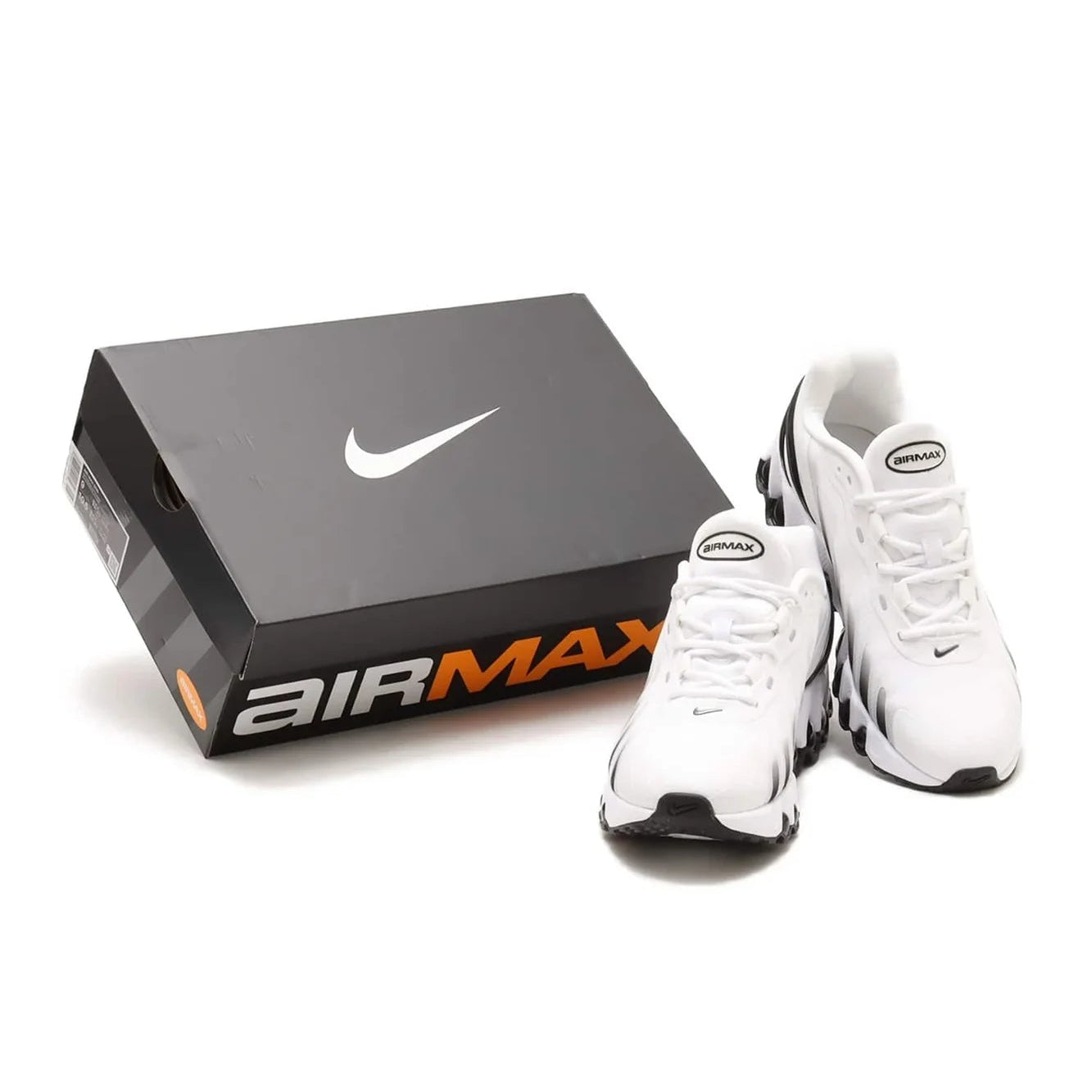 Tênis Branco com Preto Nike Air Max Dn8 Panda Par Visto em Frente da Caixa Preta Air Max