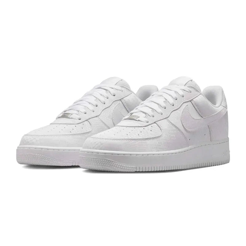 Tênis Branco Nike Air Force 1 Low Kobe Bryant White Par Visto de Frente