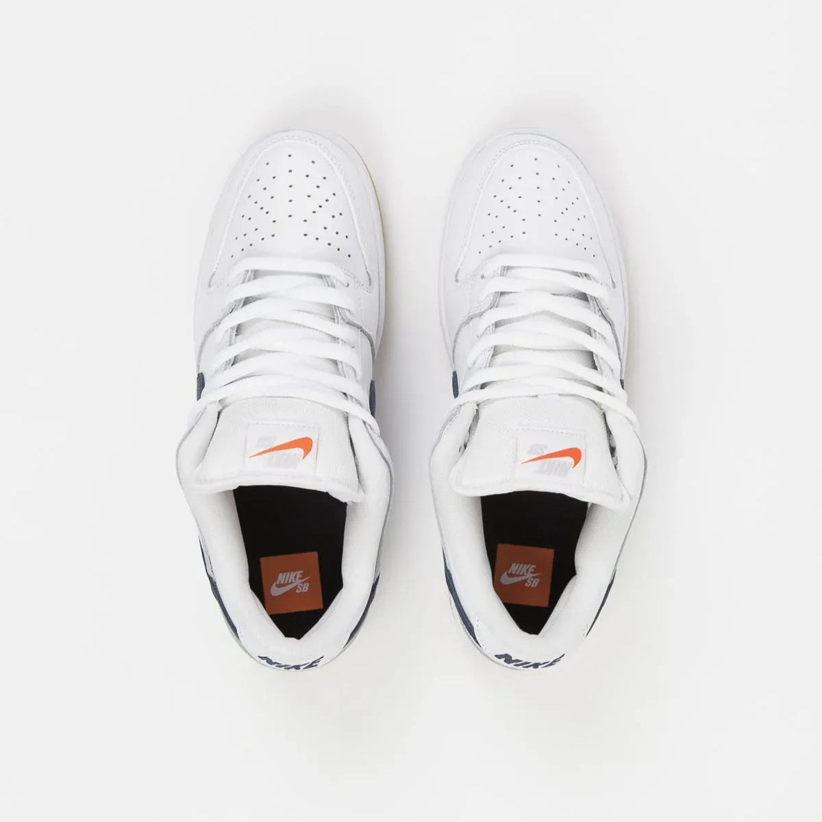 Tenis Nike Branco Dunk Low Sb Pro Orange Label White Navy Visto Por Cima