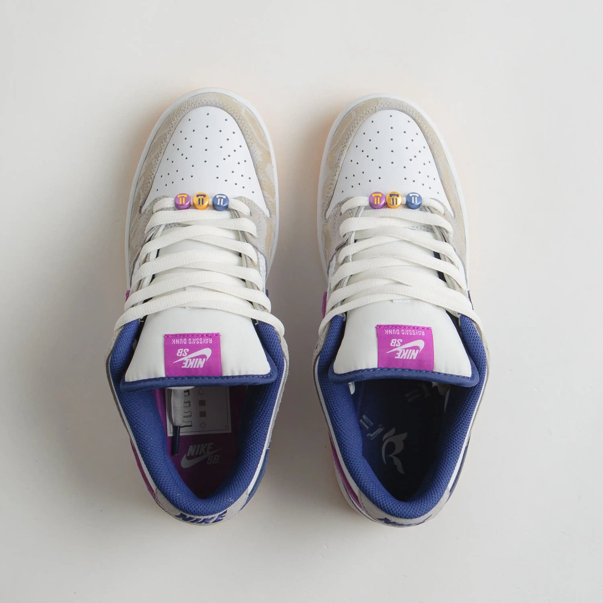 Tênis Branco Nike Sb Dunk Low Rayssa Leal Visto Por Cima