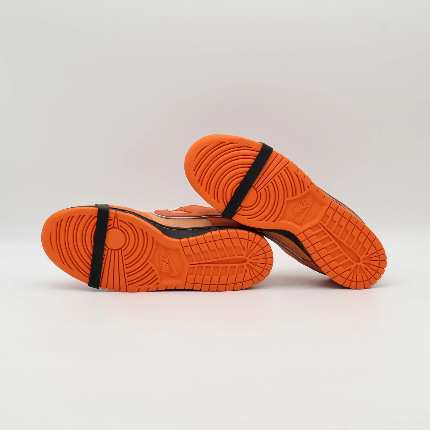Tênis Laranja Nike Dunk Low Concepts Orange Lobster Parte do Solado Laranja