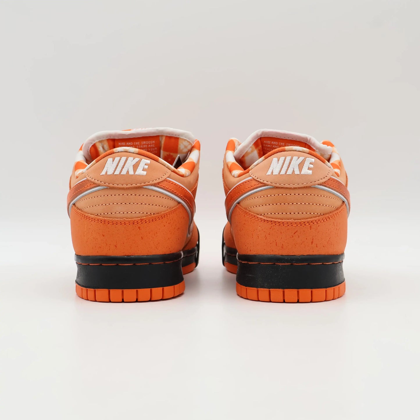 Tênis Laranja Nike Dunk Low Concepts Orange Lobster Parte Traseira Em Detalhes