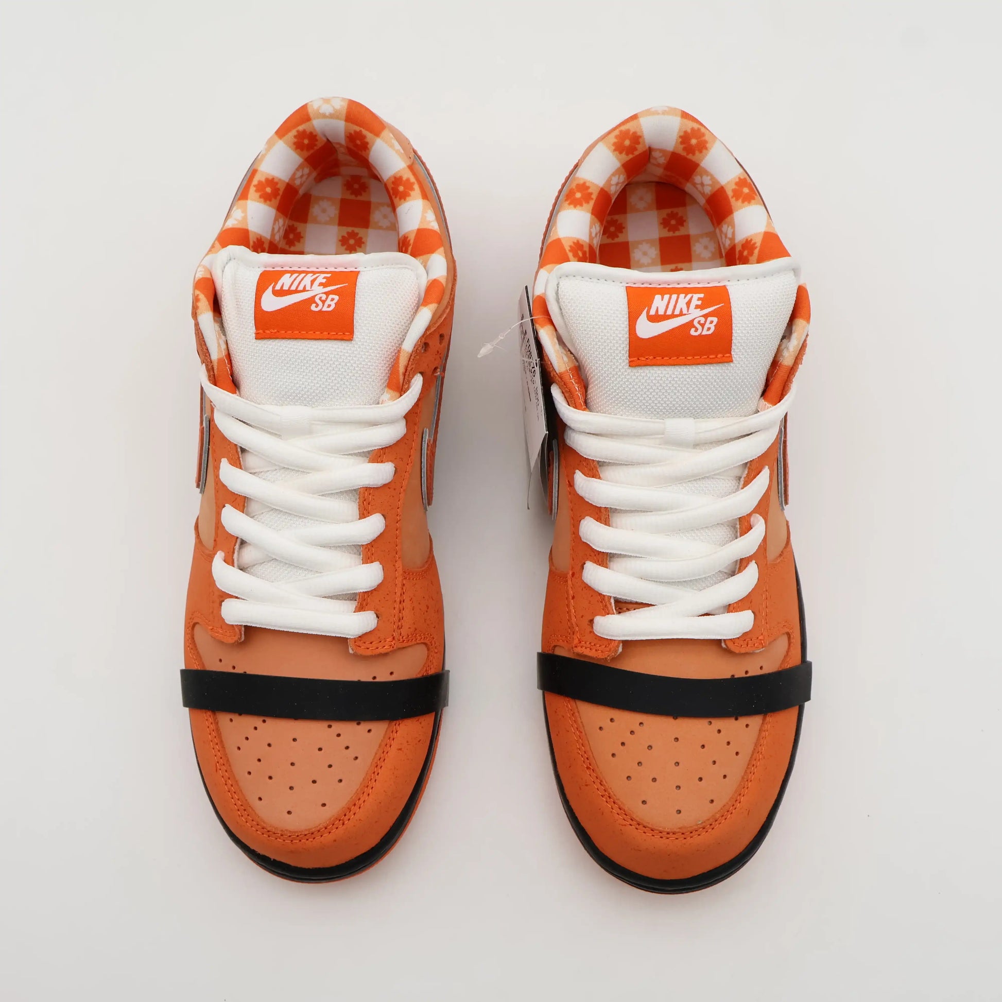 Tênis Laranja Nike Dunk Low Concepts Orange Lobster Visto Por Cima em Detalhes