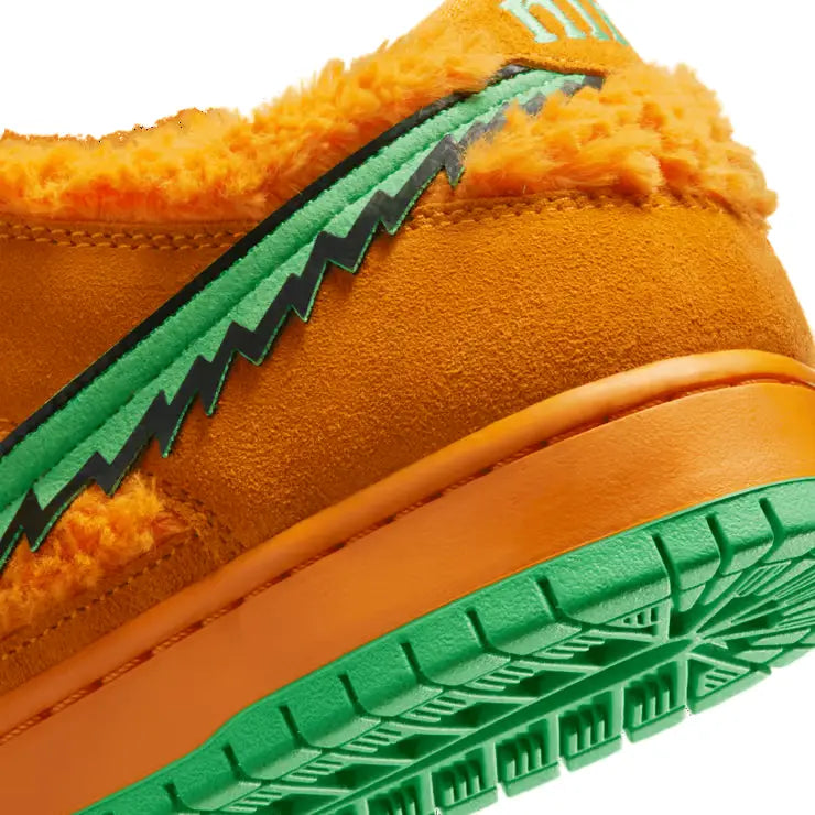 Tênis Laranja Nike Dunk Low Grateful Dead Detalhes do Pelo Traseiro Laranja
