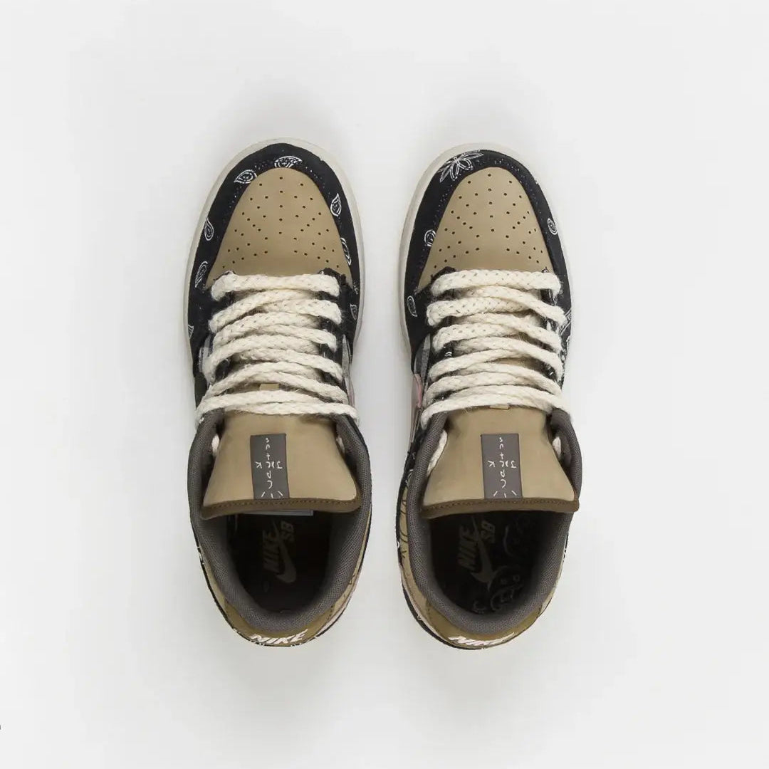 Tênis Nike Dunk Travis Scott Visto em Detalhes Por Cima