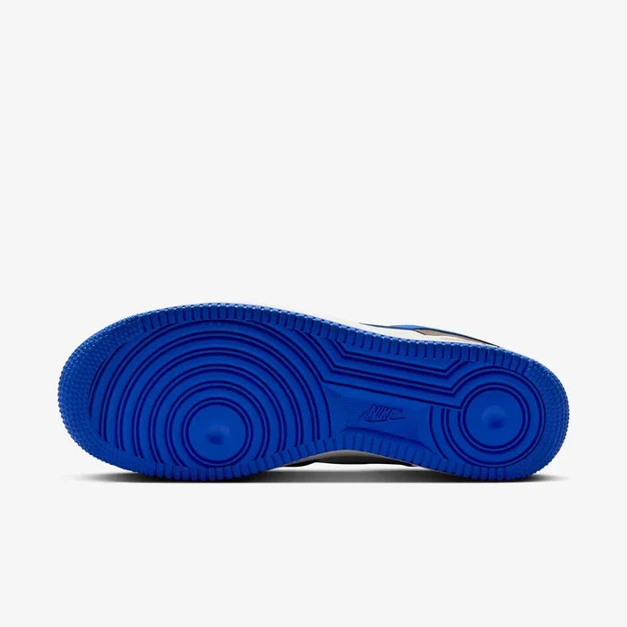 Tênis Nike Cinza Air Force 1 Low Cave Stone Hyper Royal Parte do Solado Azul