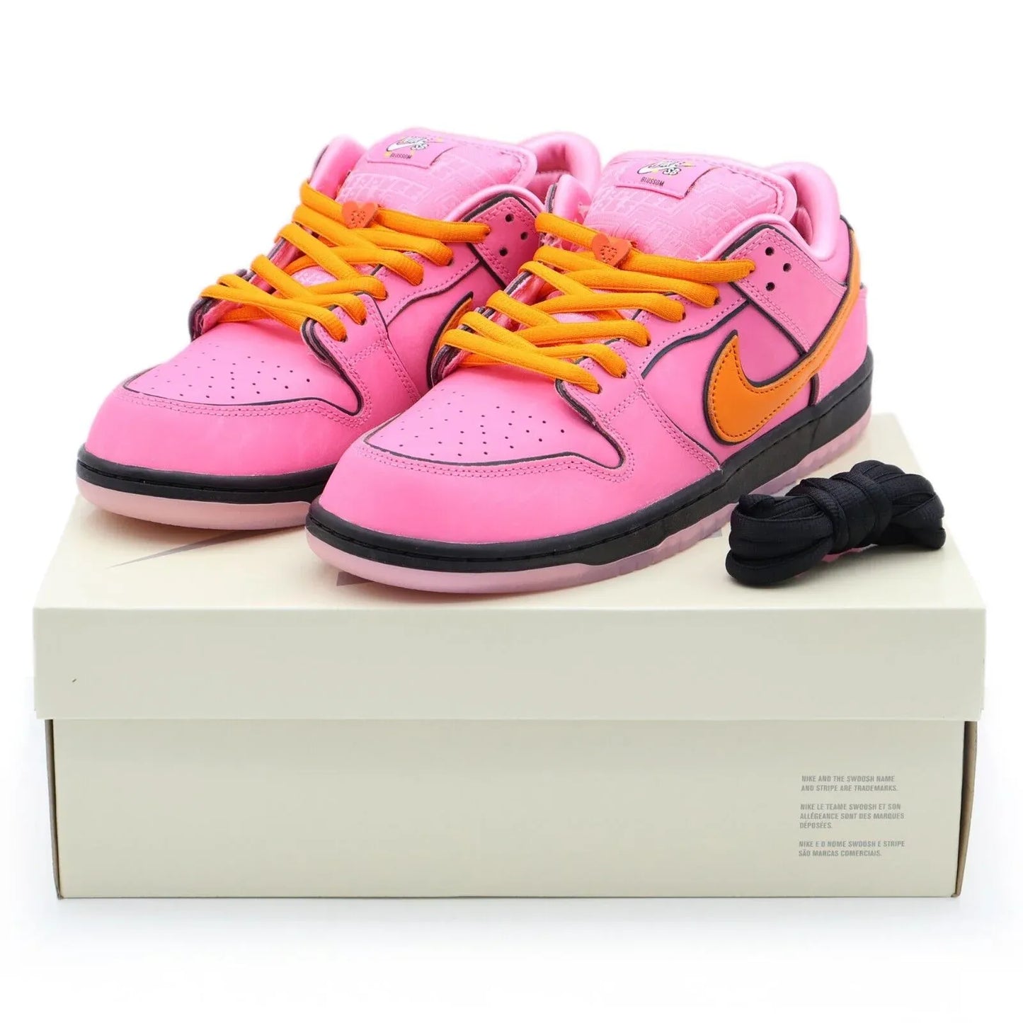 Tênis Nike Rosa Dunk Low Meninas SuperPoderosas Florzinha Em Cima da Caixa