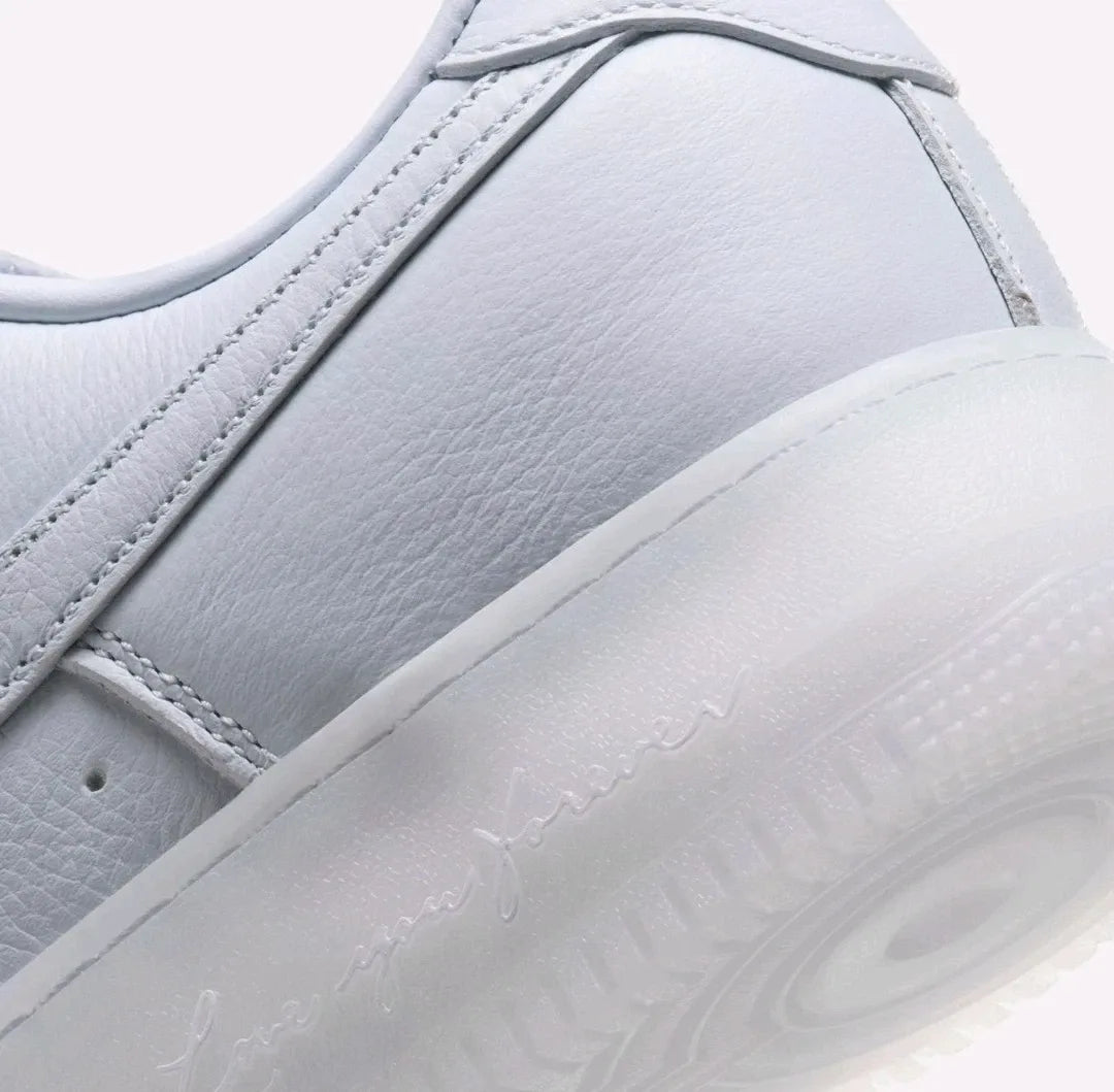 Tênis Nike Roxo Air Force 1 Low x Drake Nocta Palest Purple Parte Traseira em Detalhes
