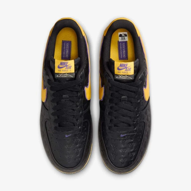Tênis Preto com Amarelo Nike Air Force 1 Low Lakers Away Par Visto Por Cima