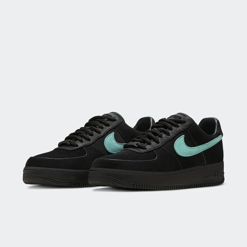 Nike Air Force 1 Low Tiffany Par de Frente em Detalhes