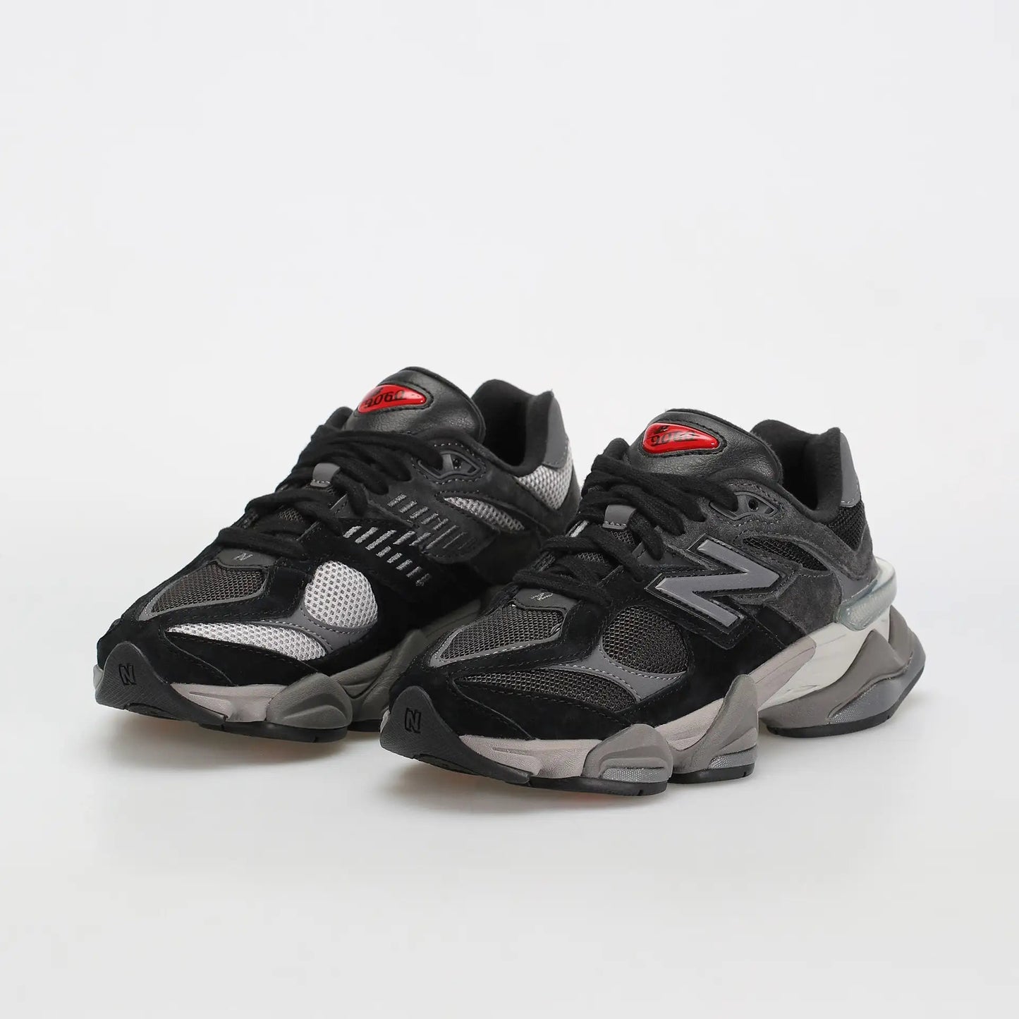 Tênis Preto New Balance 9060 Black Castlerock Par Visto de Frente