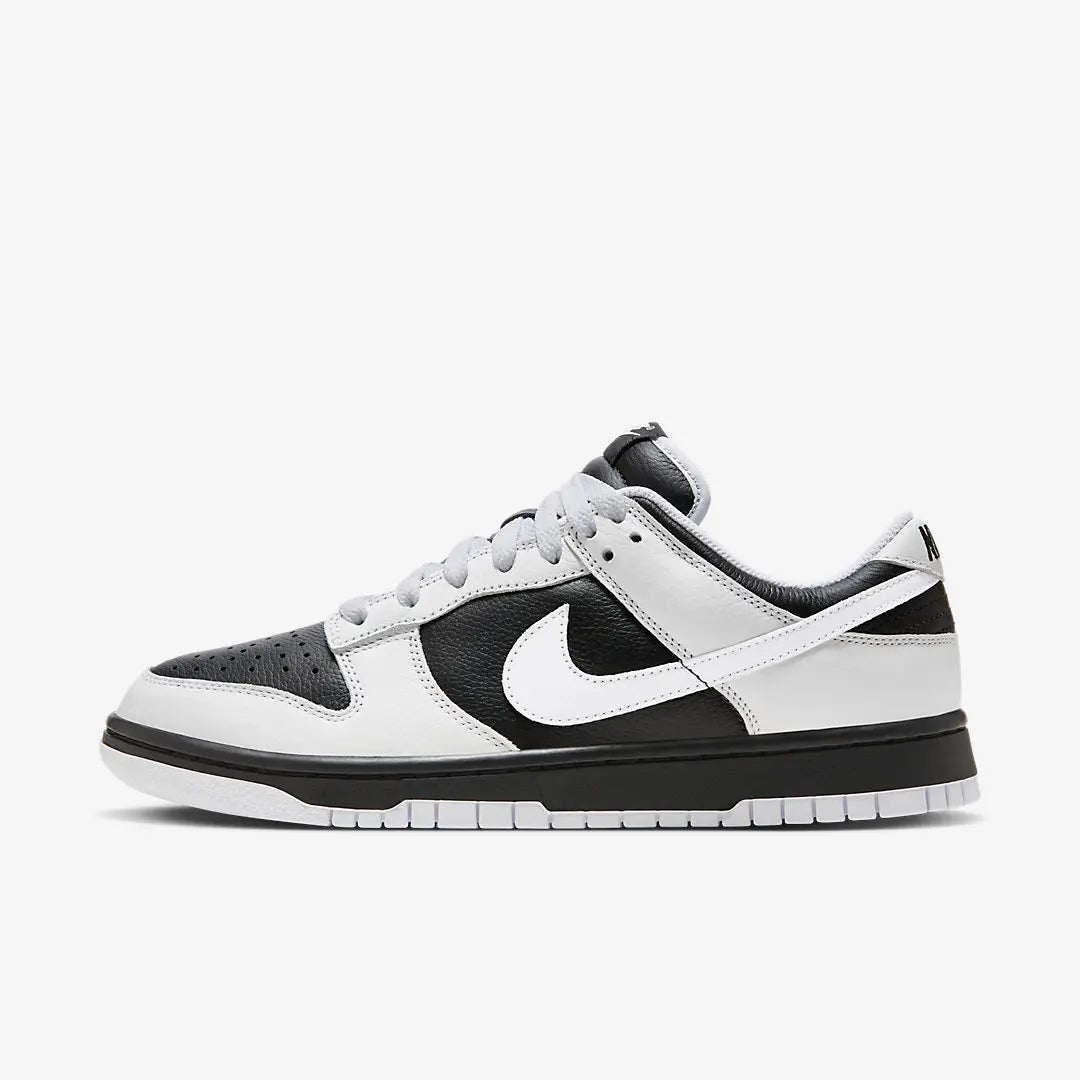 Tênis Preto e Branco Nike Dunk Low Reverse Panda Parte Lateral