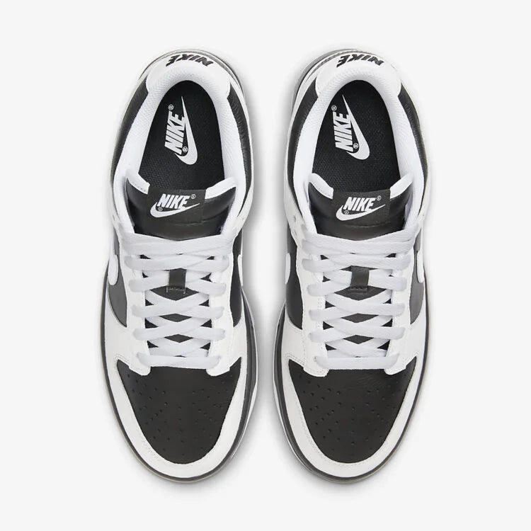 Tênis Preto e Branco Nike Dunk Low Reverse Panda Par Visto Por Cima