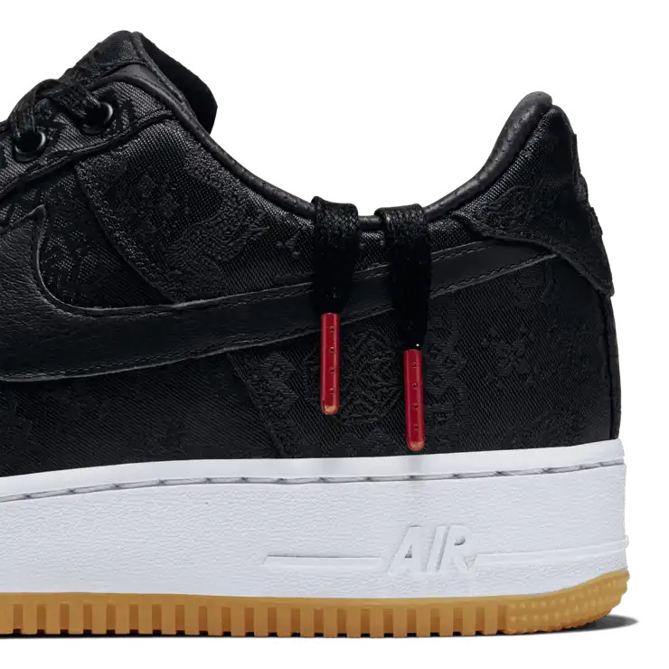 Tênis Preto Nike Air Force 1 x Clot x Fragment Parte Lateral em Detalhes