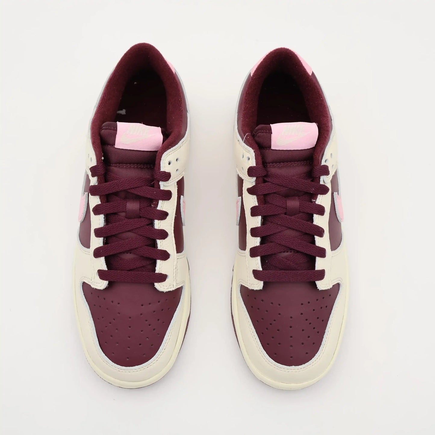 Tênis Rosa Nike Dunk Low Valentine Days Visto Por Cima