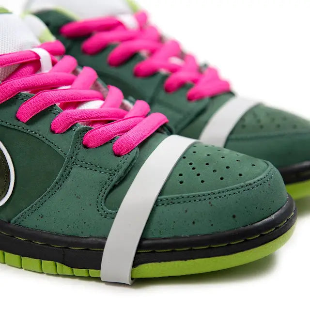 Tênis Verde Nike Dunk Low Concepts Lobster Green Detalhes do Cadarco Rosa