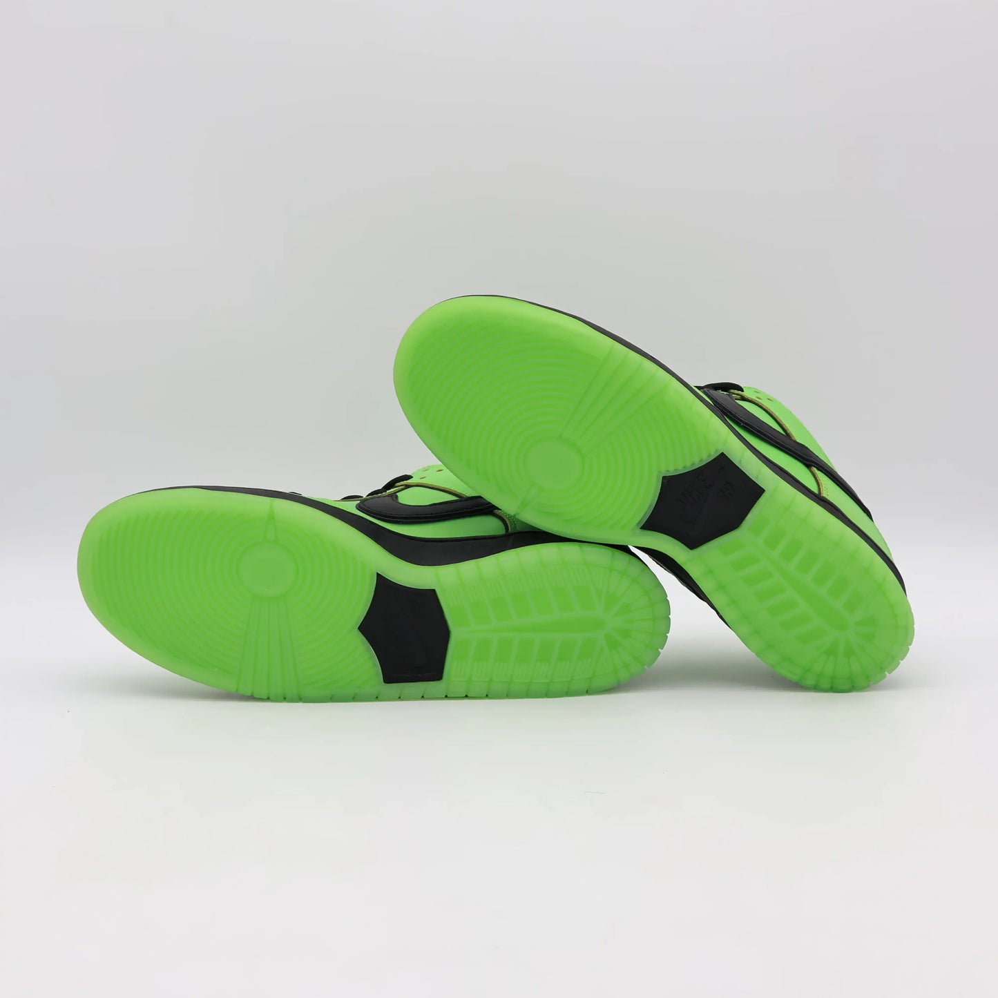 Nike SB Dunk Low The Powerpuff Girls Buttercup