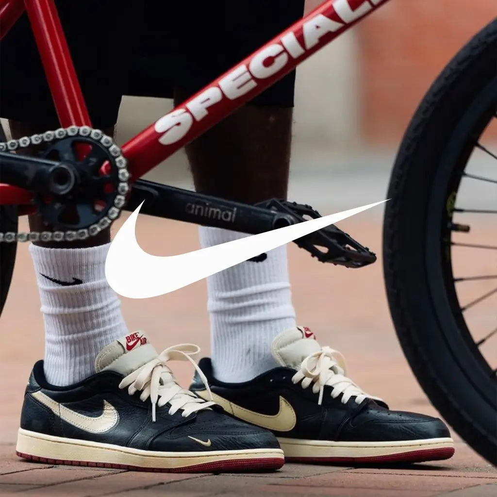 NIKE
