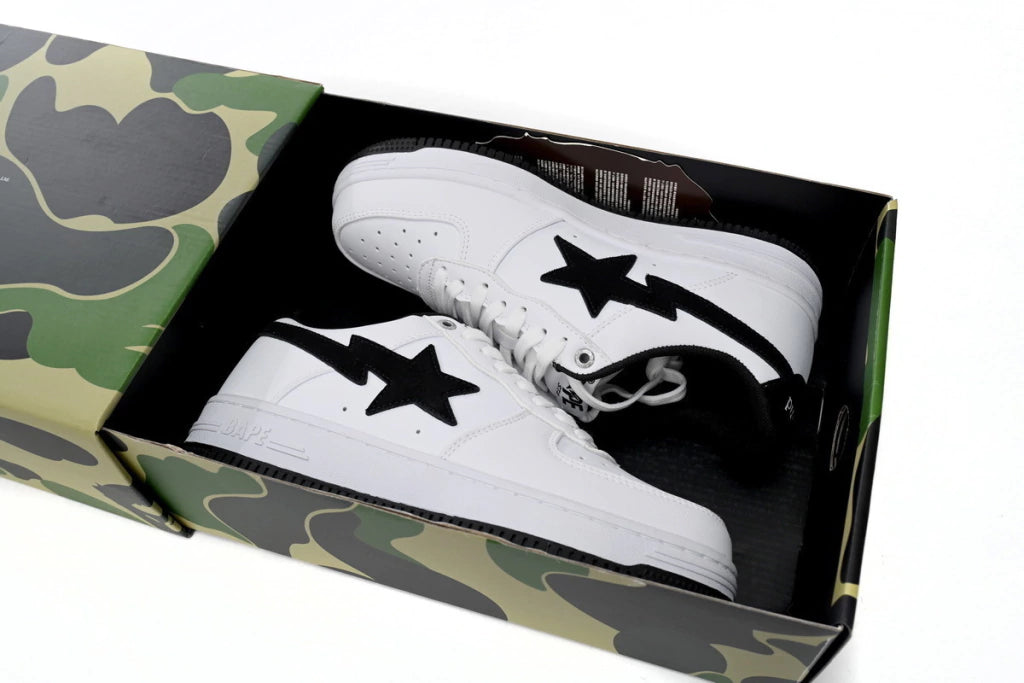 A Bathing Ape Bape Sta Low White And Black Tick