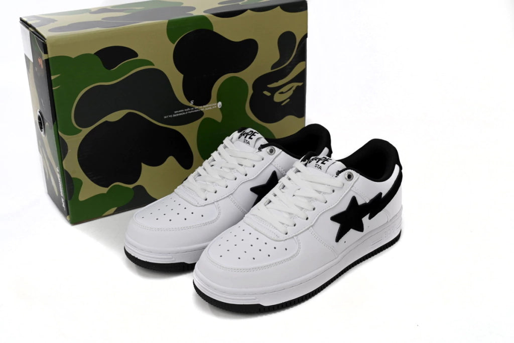 A Bathing Ape Bape Sta Low White And Black Tick