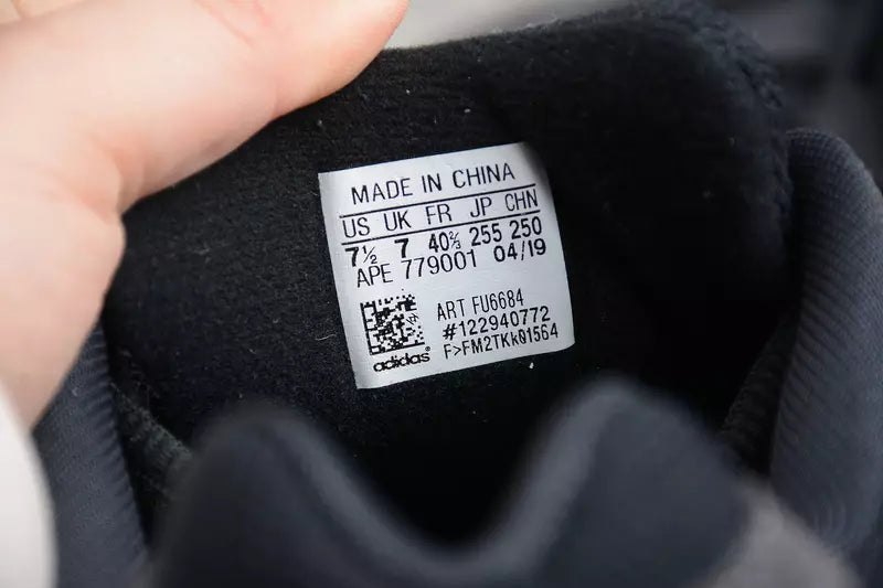 Adidas Yeezy Boost 700 Vanta