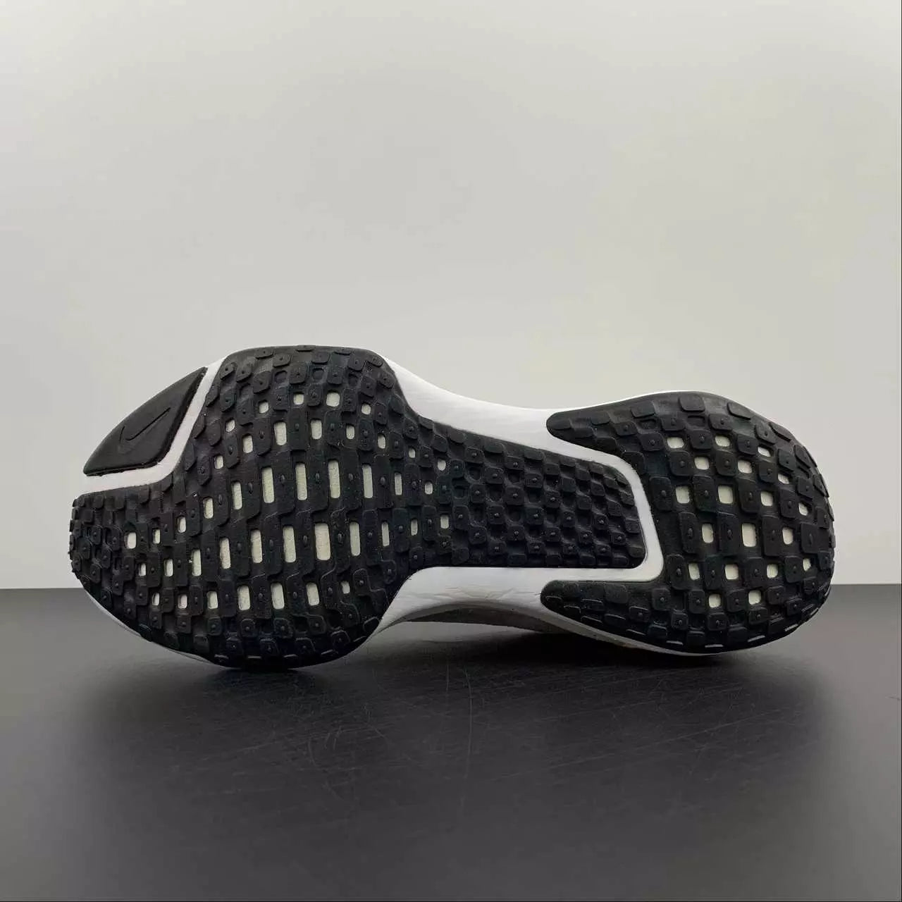 Nike ZoomX Invincible Run Flyknit 3