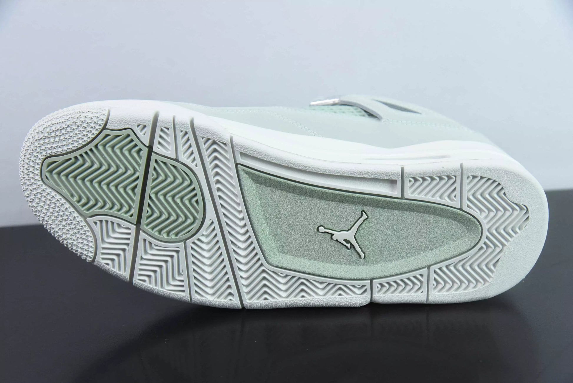 Air Jordan 4 Seafoam Sail