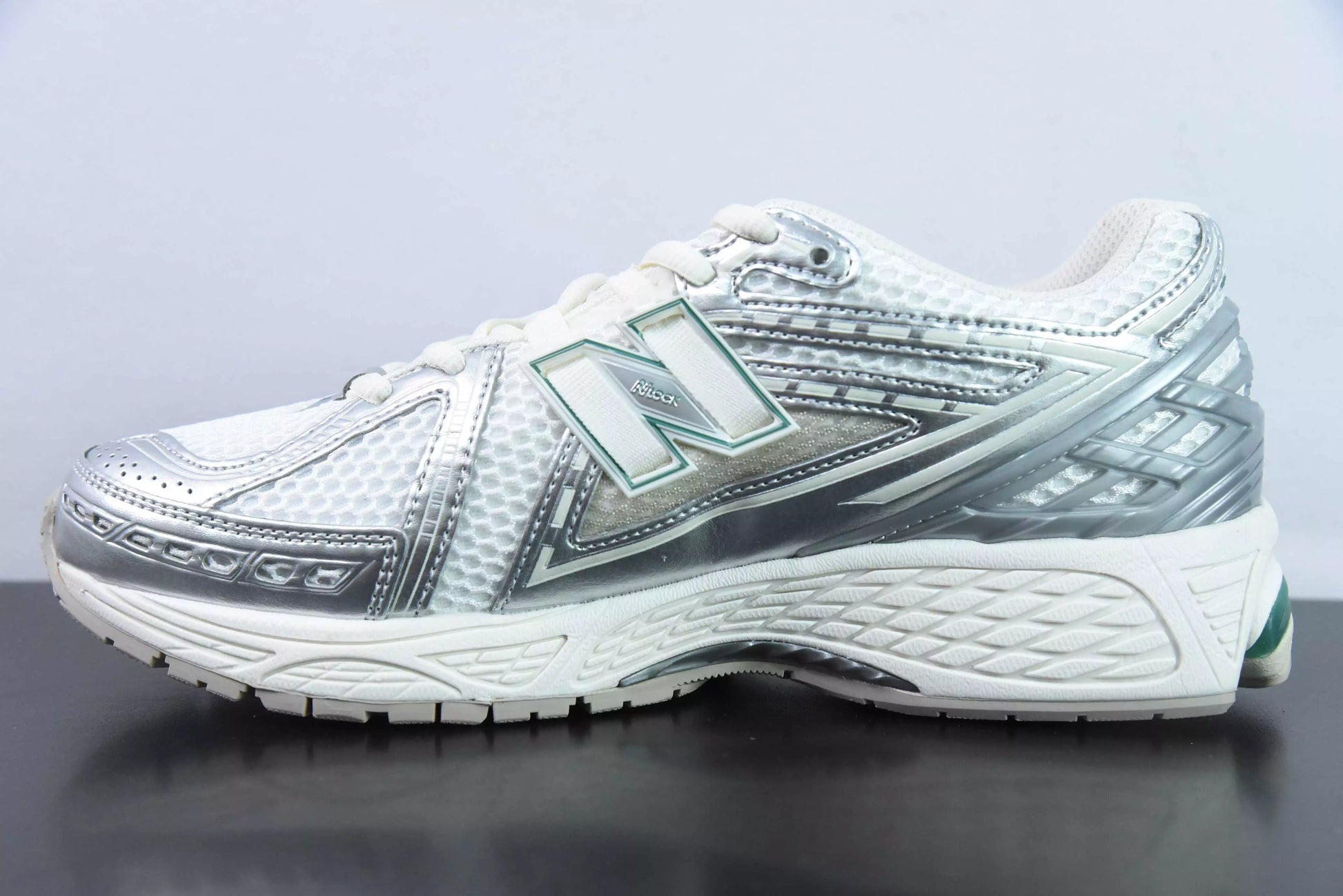 New Balance 1906R Silver Metallic