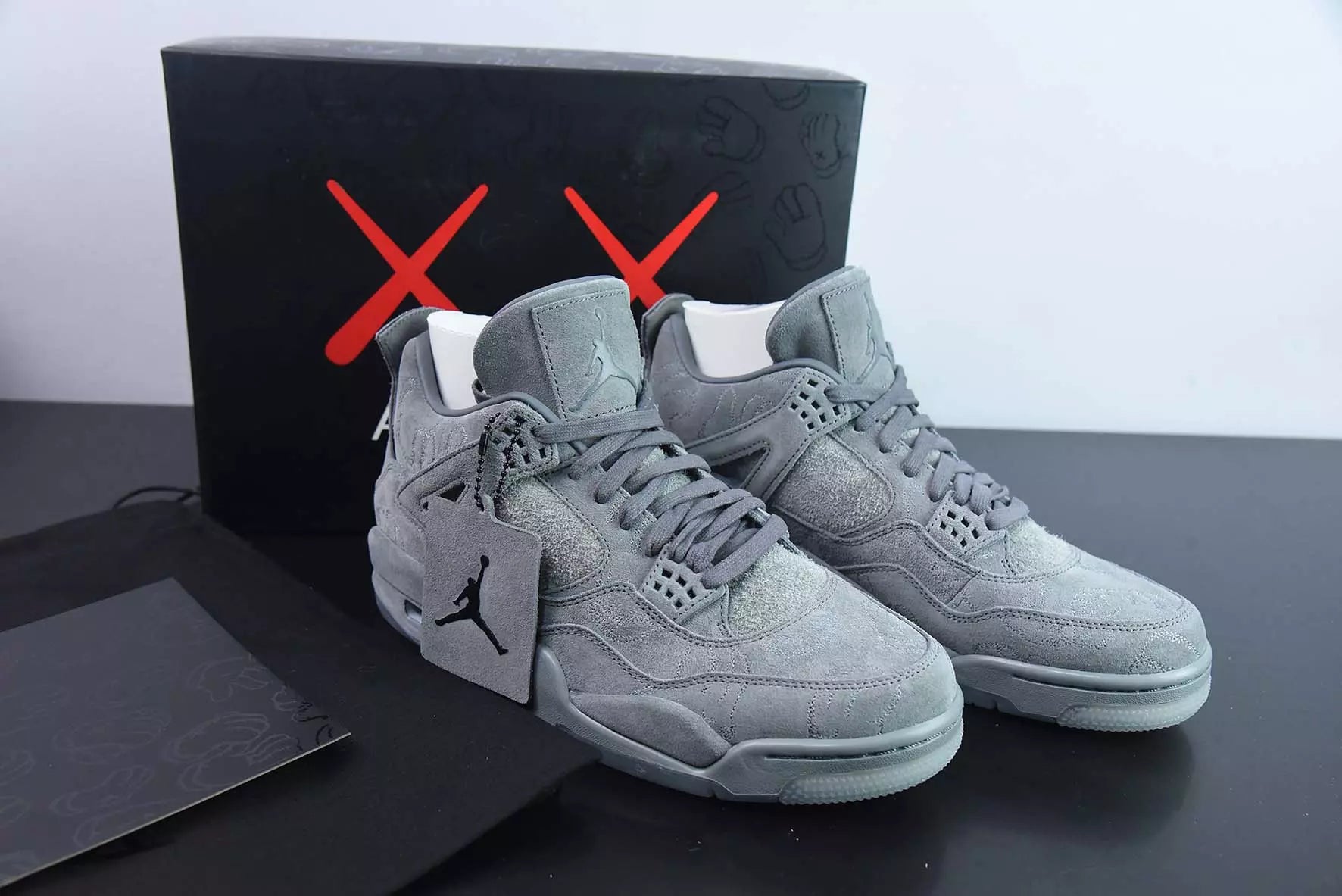 Jordan 4 Retro Kaws Cool Grey
