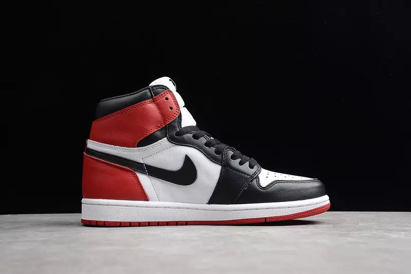 Jordan 1 Retro High Black Toe