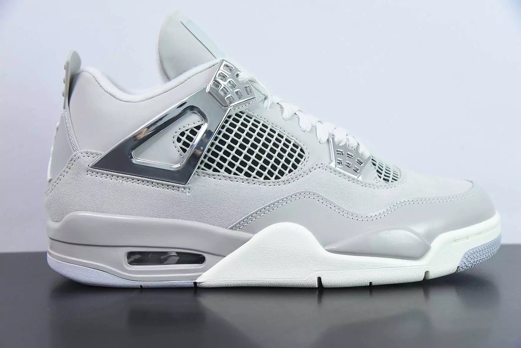 Jordan 4 Retro Frozen Moments