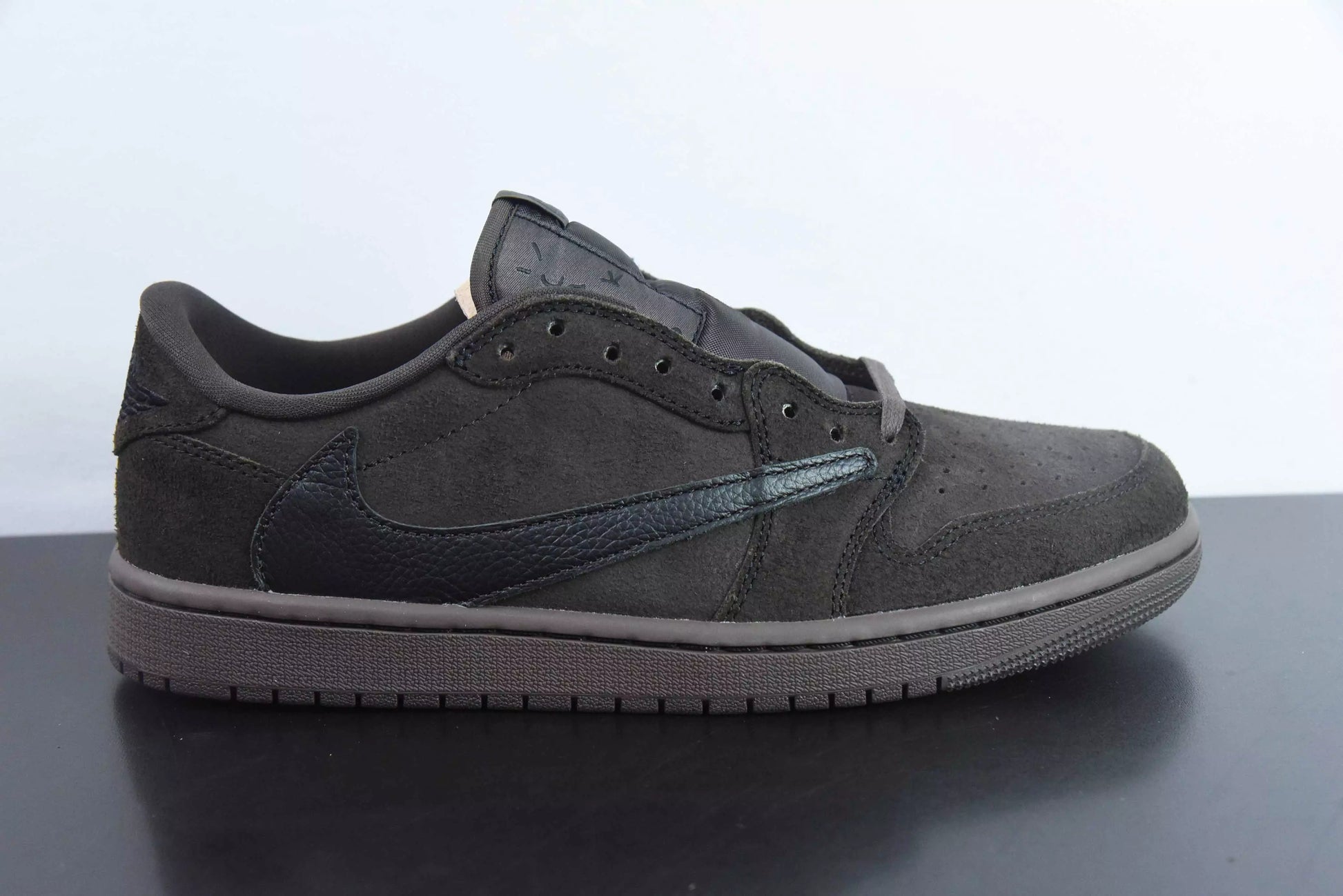 Air Jordan 1 Low OG x Travis Scott "Velvet Brown"