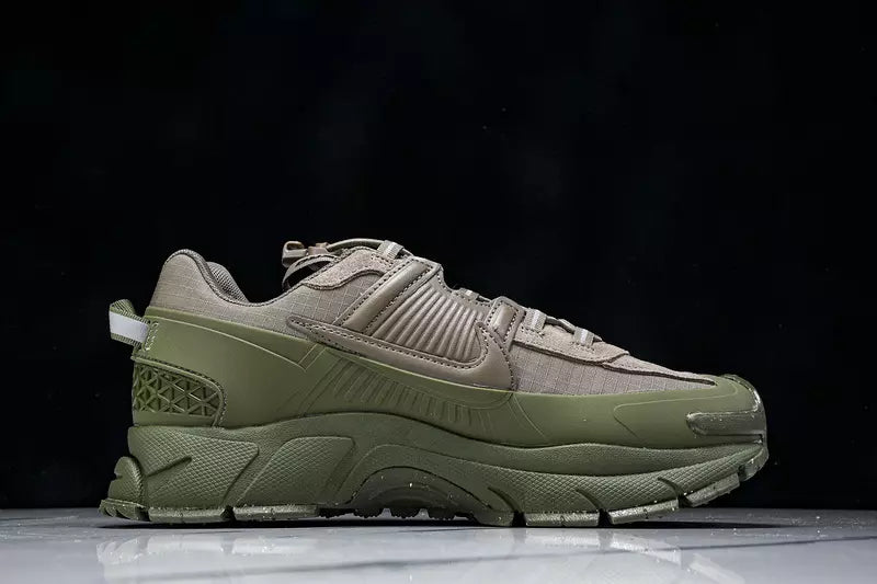 Nike Zoom Vomero 5 Roam Medium Olive