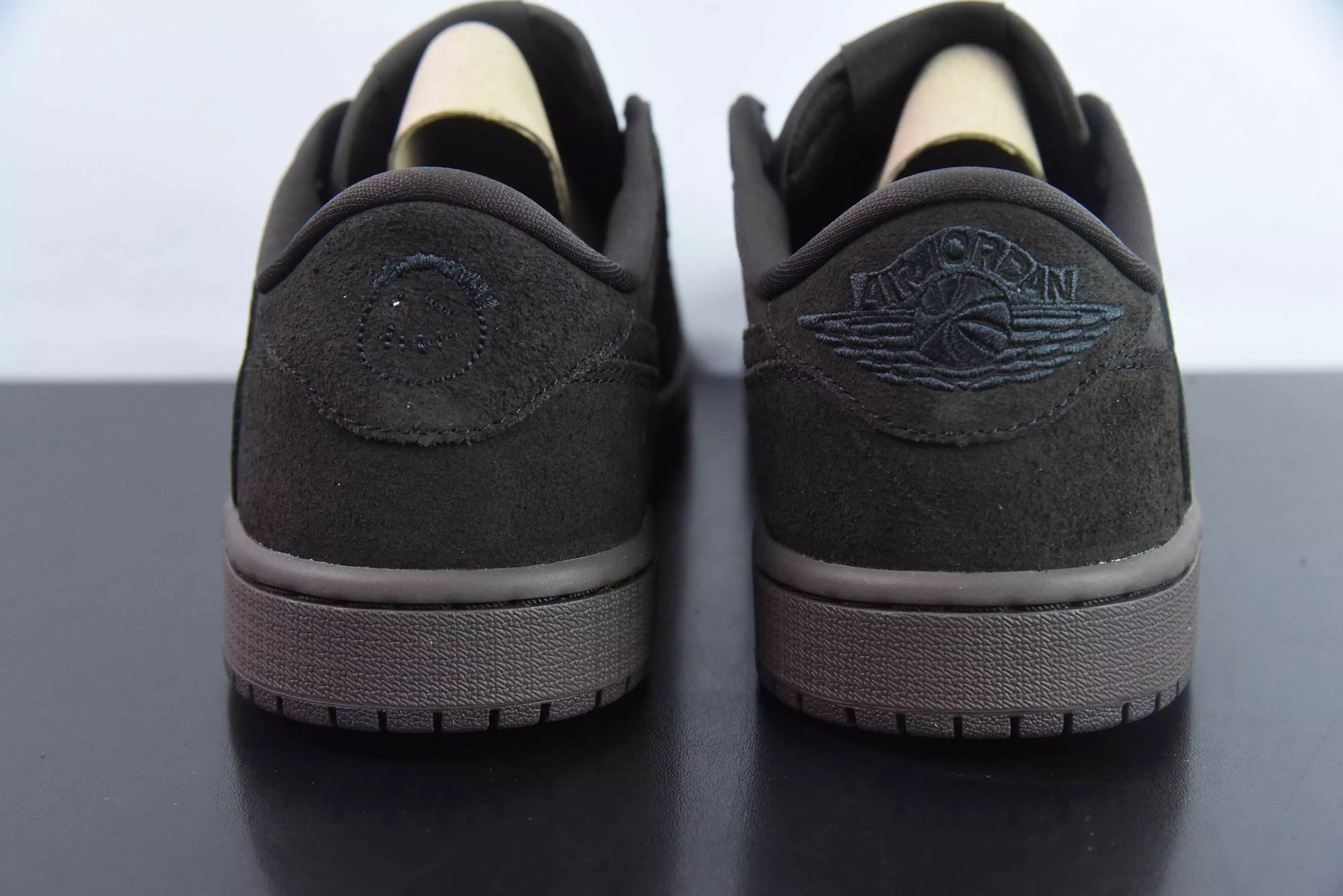 Air Jordan 1 Low OG x Travis Scott "Velvet Brown"