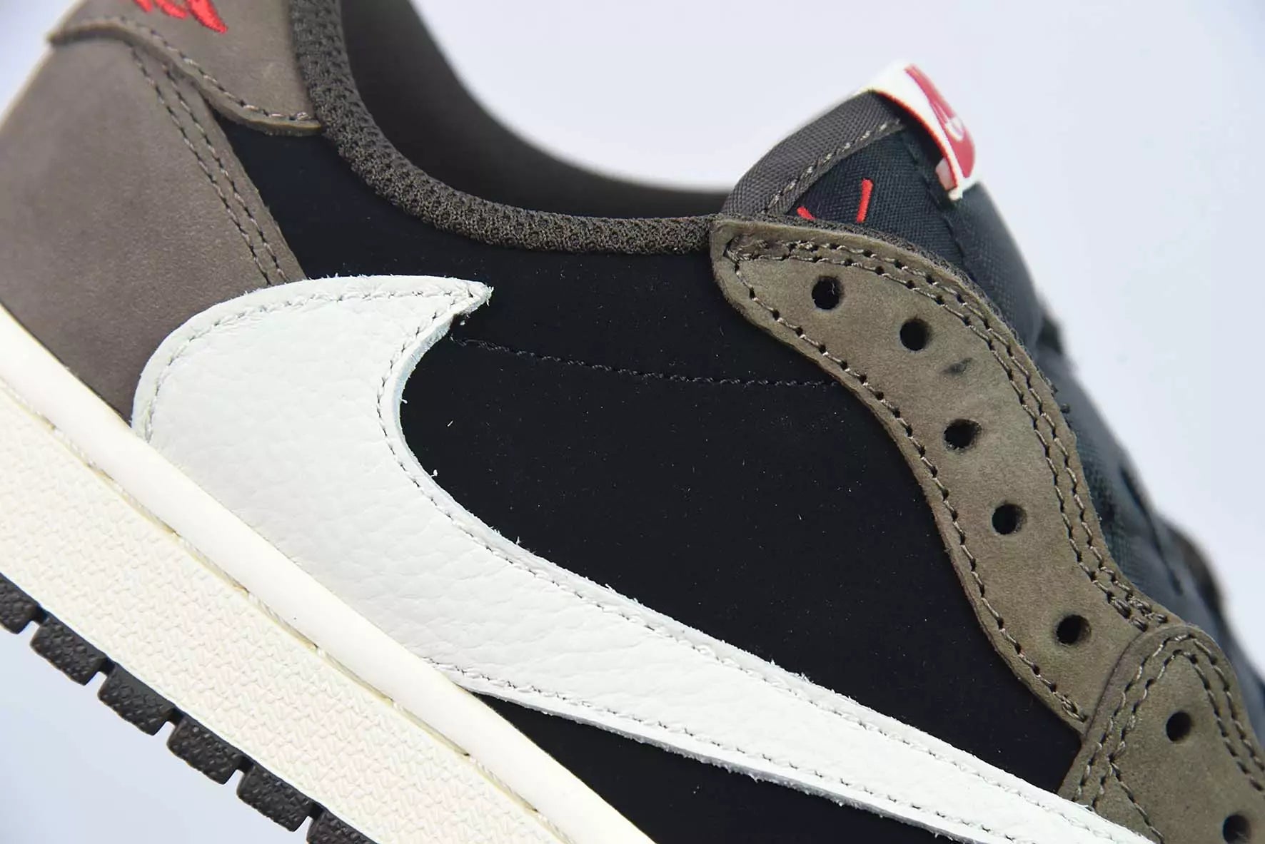 Jordan 1 Low OG x Travis Scott "Mocha"