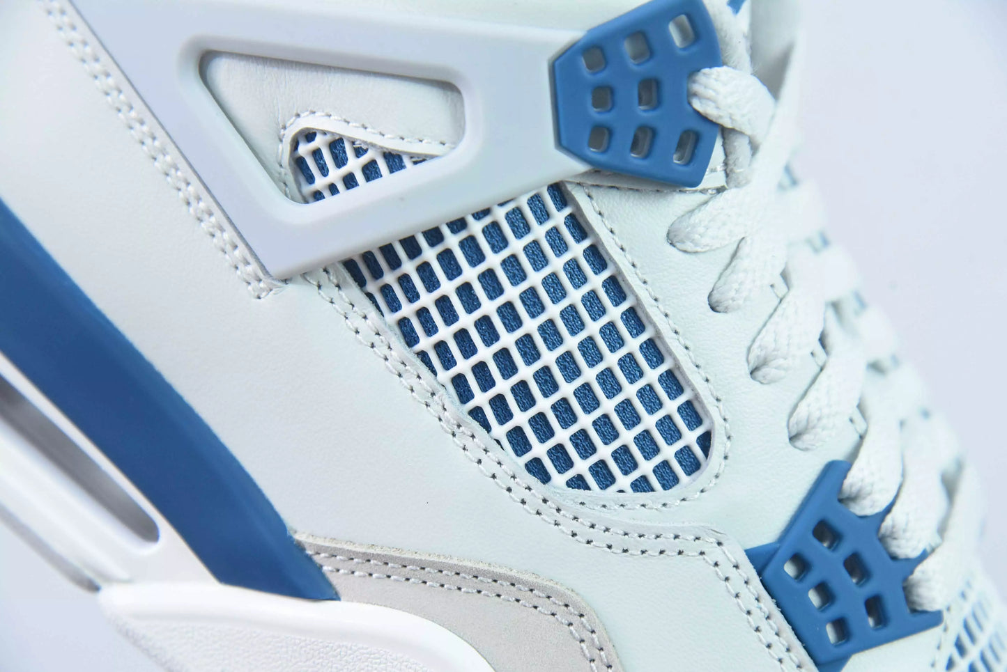 Jordan 4 Retro Military Blue