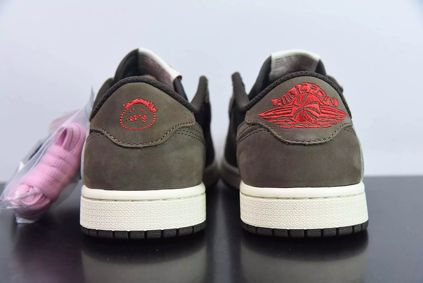 Jordan 1 Low OG x Travis Scott "Mocha"