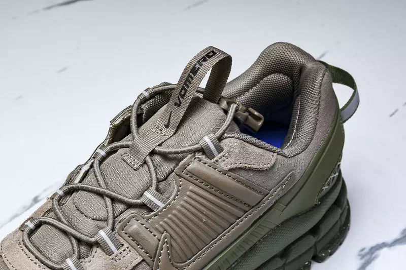 Nike Zoom Vomero 5 Roam Medium Olive