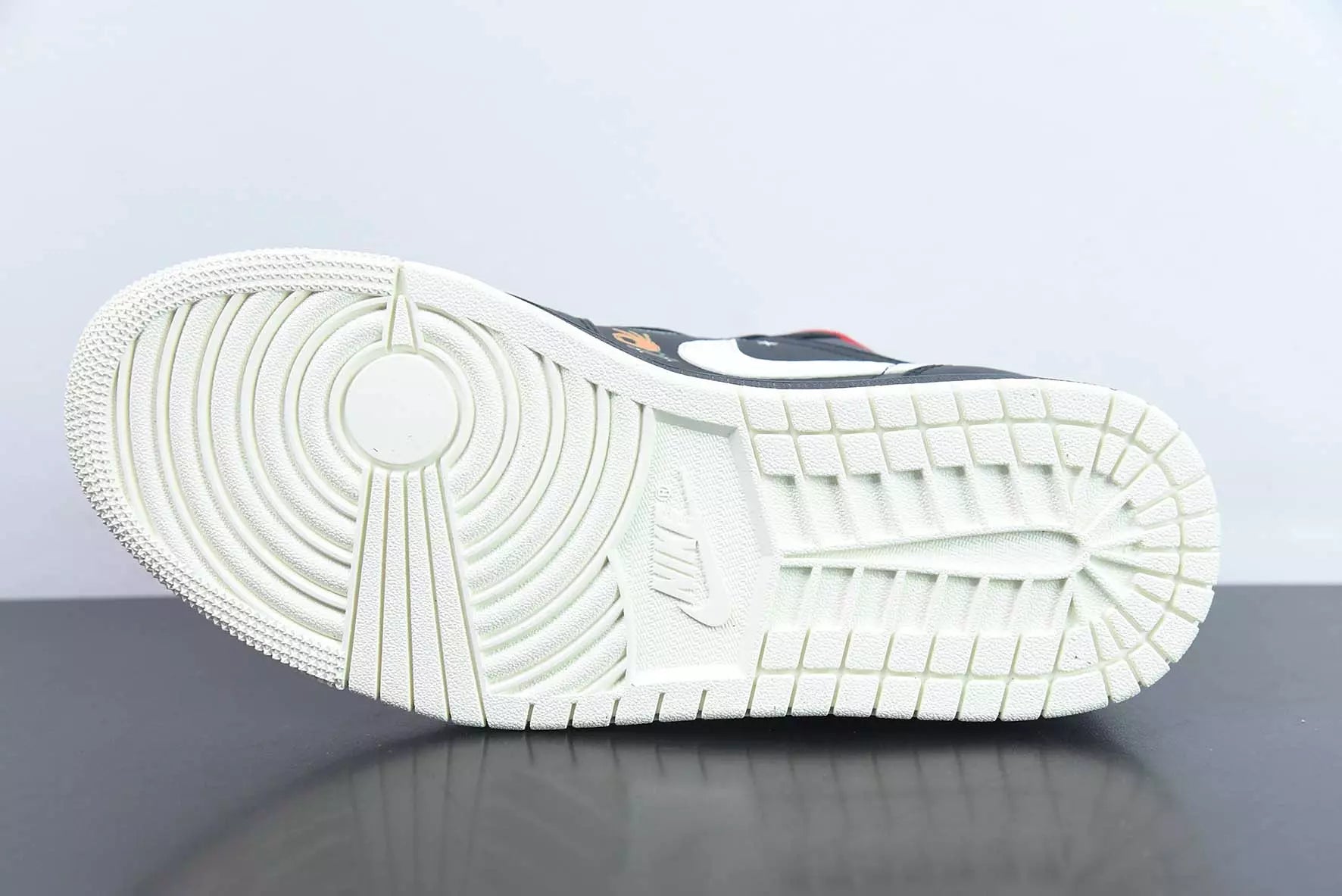 Jordan 1 Low SE Flaming Swoosh