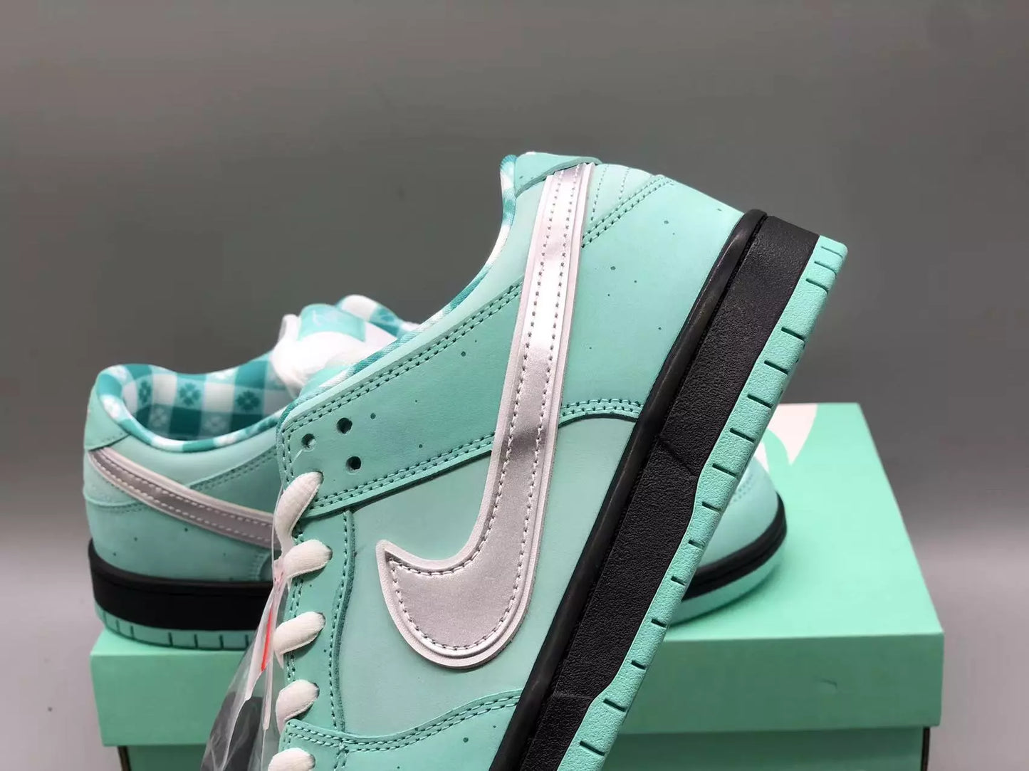 CONCEPTS x Nike Dunk SB Low Tiffany Lobster