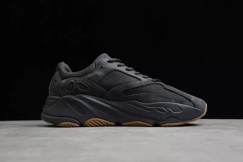 Adidas Yeezy Boost 700 Utility black