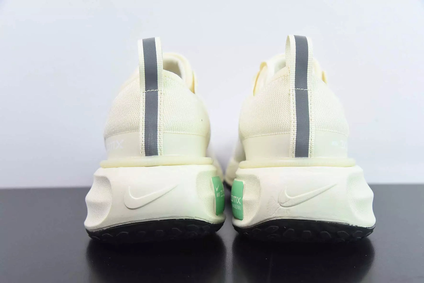 Nike Invincible Run 3 Light Cream White