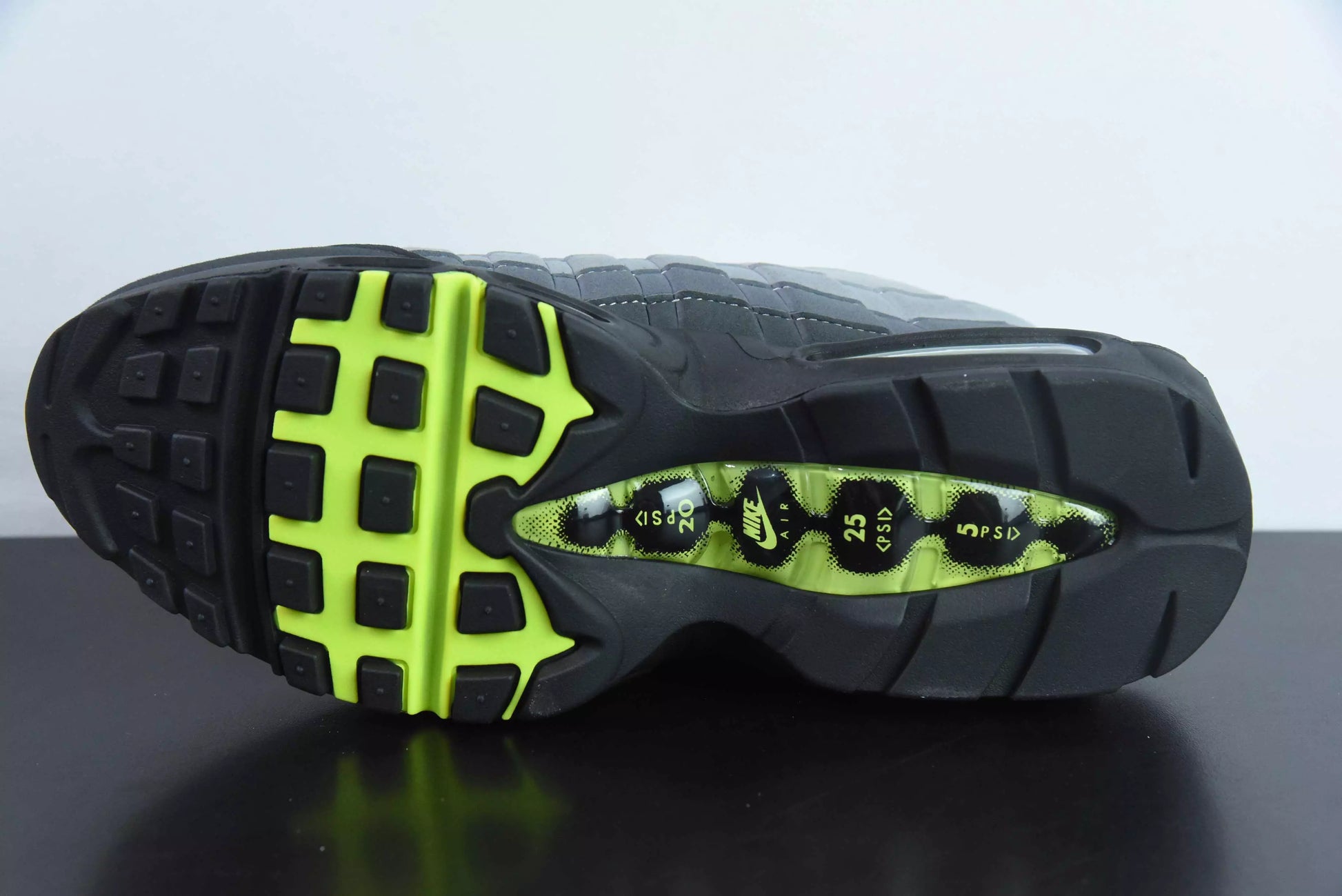 Nike Air Max 95 OG Neon