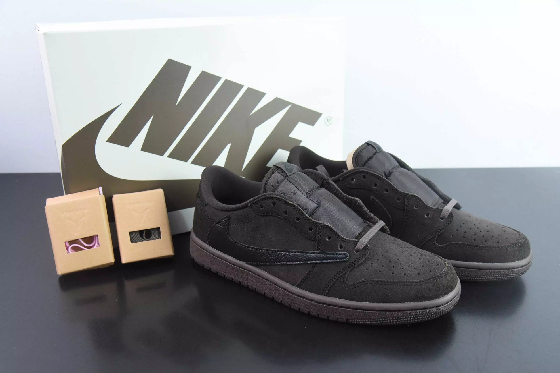 Air Jordan 1 Low OG x Travis Scott "Velvet Brown"