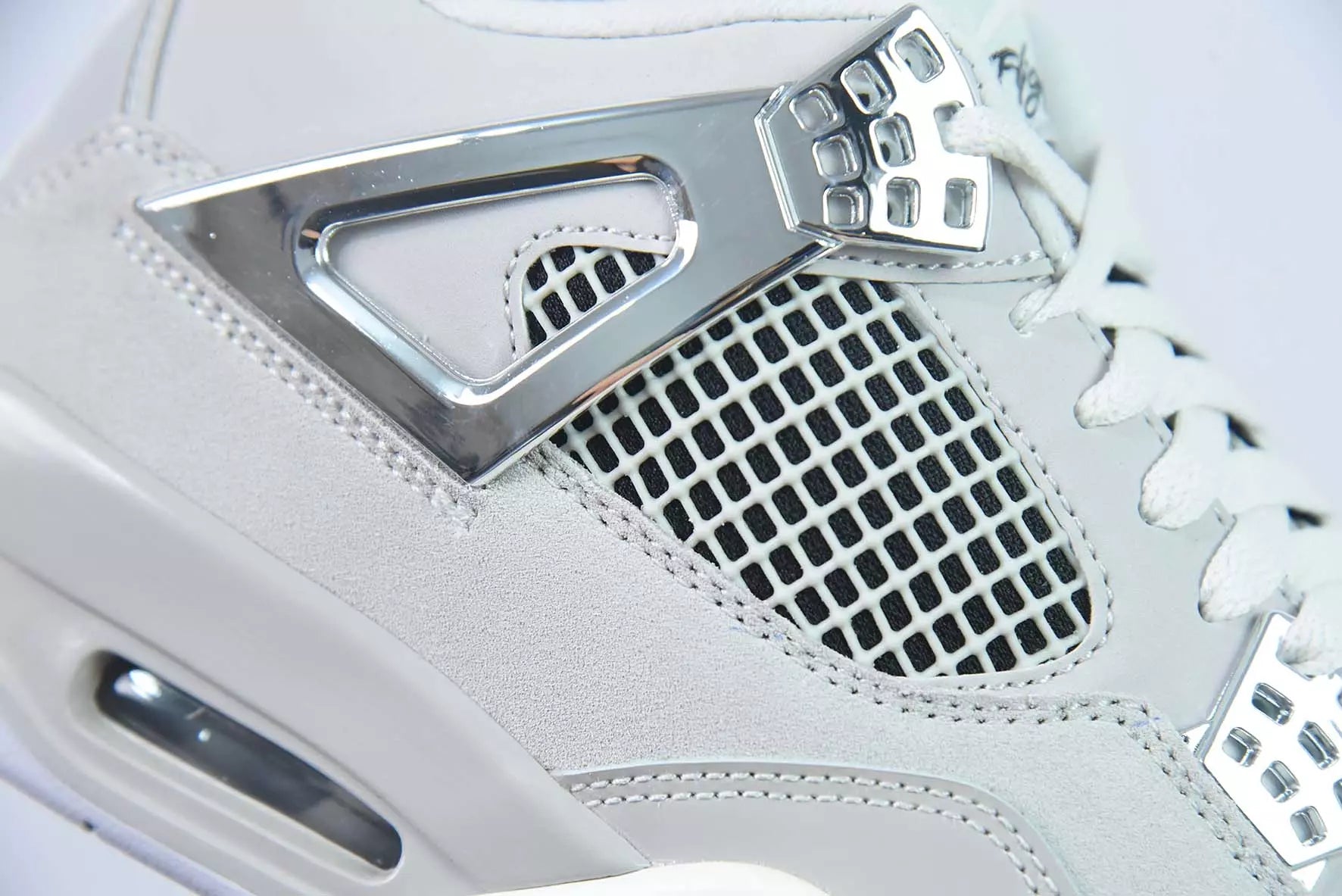 Jordan 4 Retro Frozen Moments